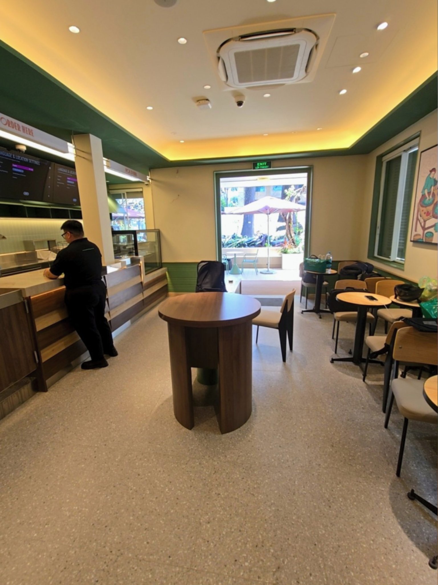 quầy pha chế sạch sẽ có thể đón khách