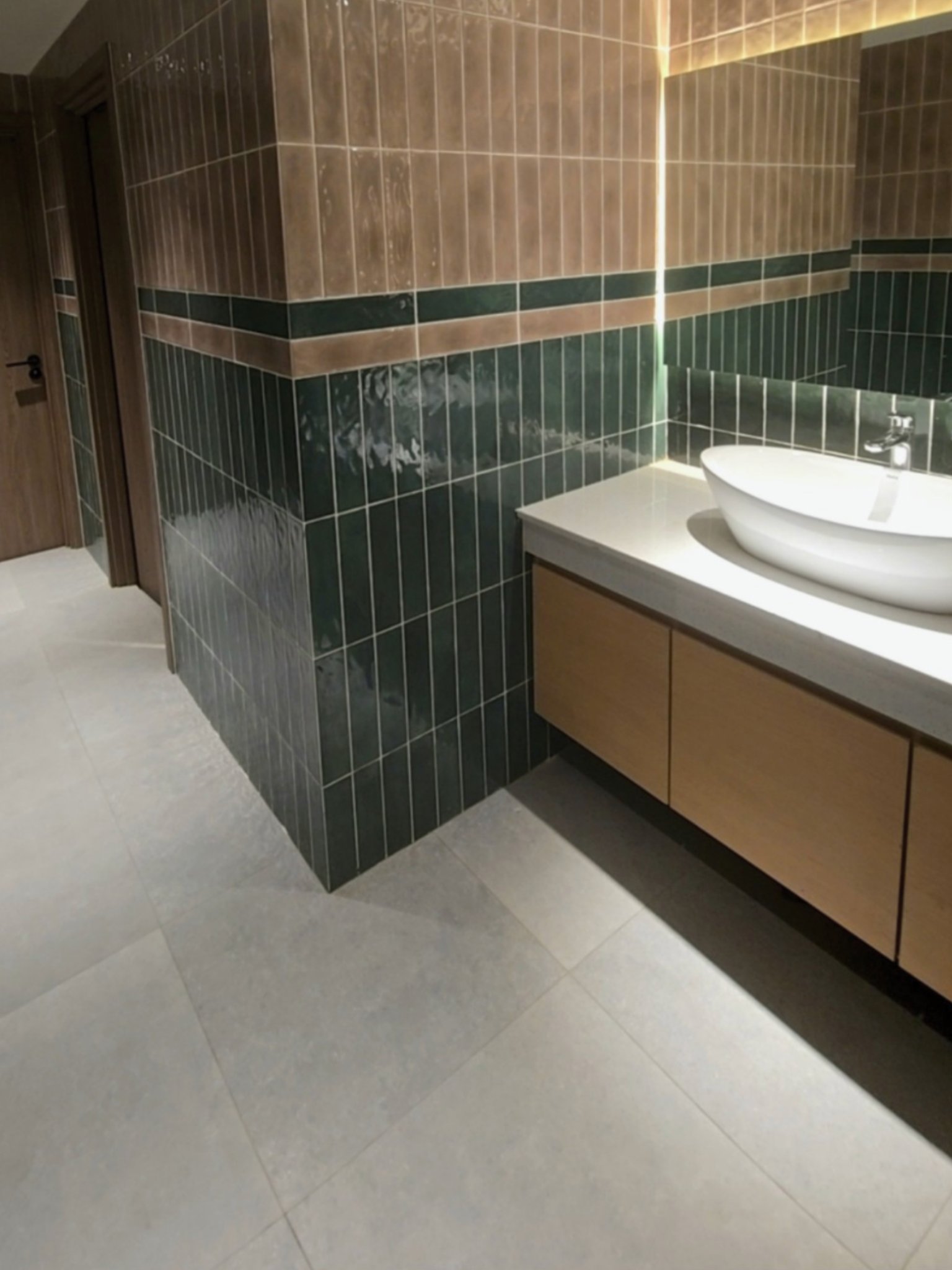 vệ sinh hoàn thiện nhà vệ sinh